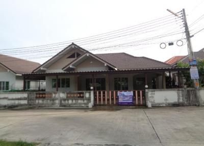 Single house, Baan Bunthaworn 4, Noen Phra.