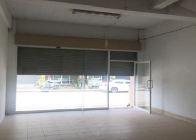 Commercial building Mueang Trat
