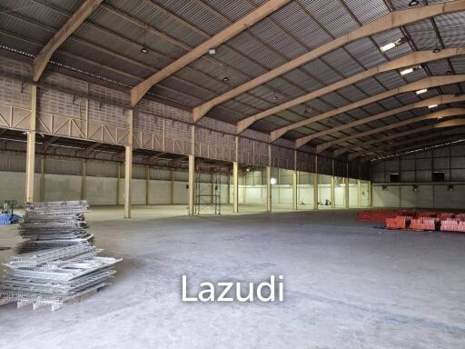 Yellow line Train of 8,227 SQM warehouse for rent at Srinakarindra Road