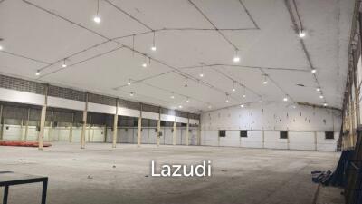 Yellow line Train of 8,227 SQM warehouse for rent at Srinakarindra Road