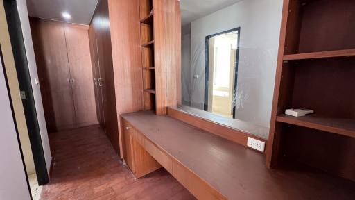 Condo For Renovation Sukhumvit 15