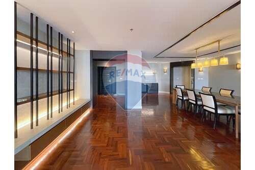 3 bedroom for rent BTS Asoke Sukhumvit and Phetchaburi road