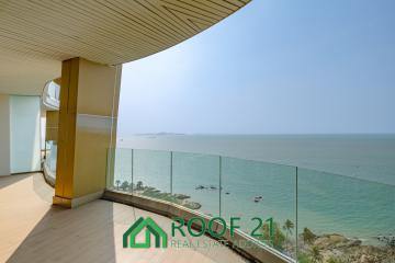 For Sale !! Luxurious 4 Bedroom 6 Bathroom Beachfront at The Cove Pattaya Wongamat / S-0775K