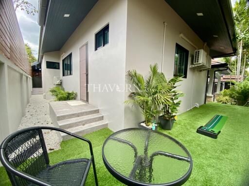 House For sale 4 bedroom 90 m² with land 220 m² in Baramee Village, Pattaya