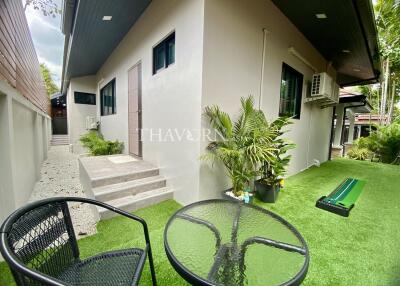 House For sale 4 bedroom 90 m² with land 220 m² in Baramee Village, Pattaya