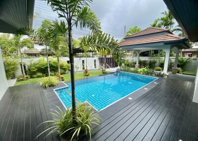 House For sale 4 bedroom 90 m² with land 220 m² in Baramee Village, Pattaya
