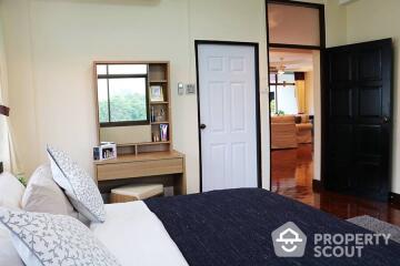 3-BR Apt. near MRT Sukhumvit (ID 515214)