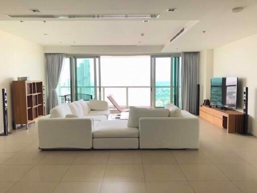 3 bed Condo in The River Khlong Ton Sai Sub District C020882