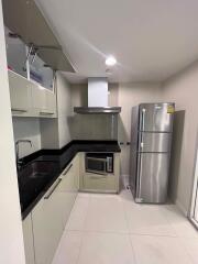 3 bed Condo in The Crest Sukhumvit 24 Khlongtan Sub District C020880