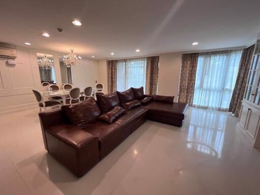 3 bed Condo in The Crest Sukhumvit 24 Khlongtan Sub District C020880