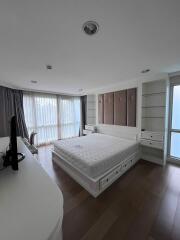 3 bed Condo in The Crest Sukhumvit 24 Khlongtan Sub District C020880
