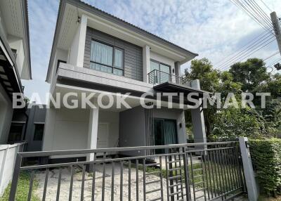 House at Centro Maha Chesadabodindranusorn Bridge for sale