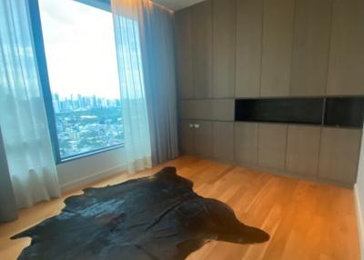 Sindhorn Residence 3 bedroom condo for rent