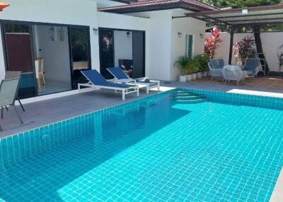 Striking Pool Villa in Rawai For Rent !!!