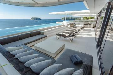 Luxurious sea view villa in the heart of Kata Beach