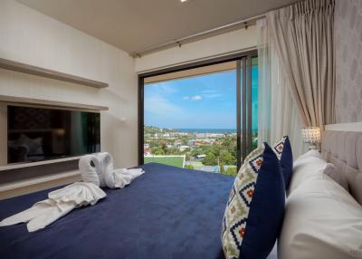 Sea view 2 bedrooms condominium for rent at Kata
