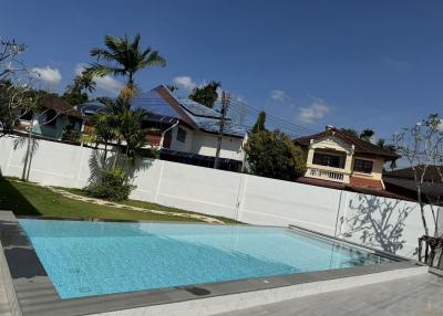 Modern pool Villa in Chalong for Sale