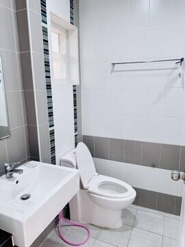 Modern bathroom with white fixtures