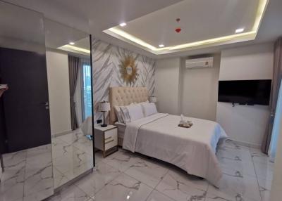 Large 2 bedroom Condo in the middle of Pattaya