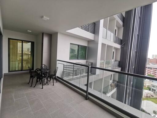 Large 2 bedroom Condo in the middle of Pattaya