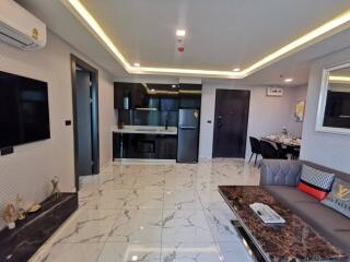 Large 2 bedroom Condo in the middle of Pattaya