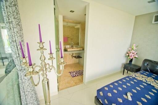 Beautiful 2 Bedroom Condo in Wongamat