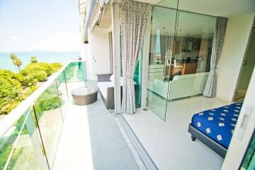 Beautiful 2 Bedroom Condo in Wongamat