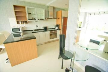 Beautiful 2 Bedroom Condo in Wongamat