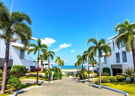 Beachfront 2 bedroom Condo in Na-Jomtien