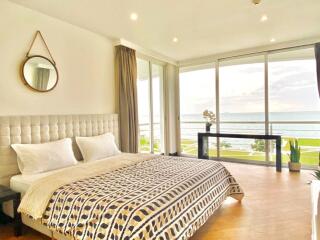 Beachfront 2 bedroom Condo in Na-Jomtien