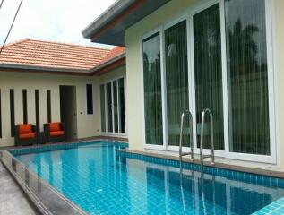 4 bedroom house with private pool Pattaya for sale