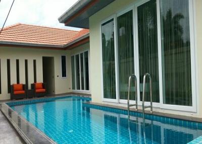 4 bedroom house with private pool Pattaya for sale