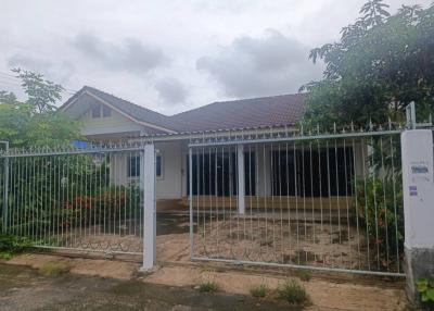 2 semi detached bungalows or 1 big family home