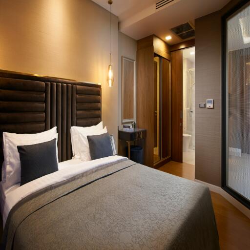 Spacious luxury 1 bedroom condo