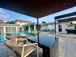 Affluence Poolvilla with 6 bedrooms on hillside