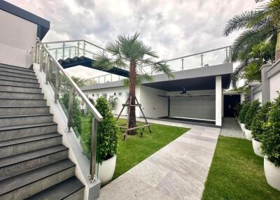 Affluence Poolvilla with 6 bedrooms on hillside