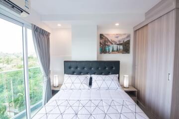 Fully furnished 1 bedroom condo in Bang Saray