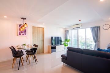 Beautiful 2 bedroom condo in Bang Saray