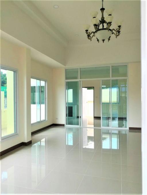 3 bedroom house for sale Bangsaray
