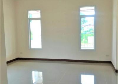 3 bedroom house for sale Bangsaray