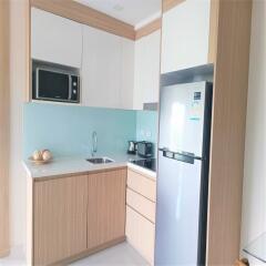 Spacious corner unit with 2 bedrooms