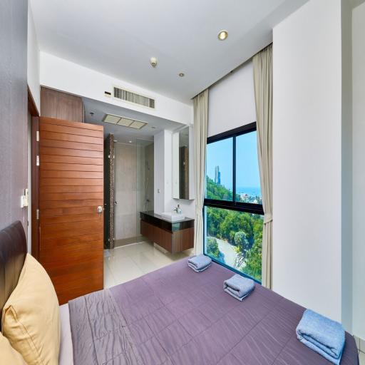 Corner Unit with 2 bedroom and sea view