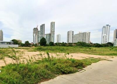 Big land plot near Wongamat Beach