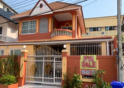 Detached 2 storey house with 3 bedroom