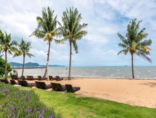 Beachfront condo Pattaya