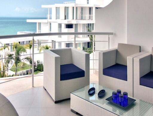 Penthouse Beachfront Project in Na Jomtien