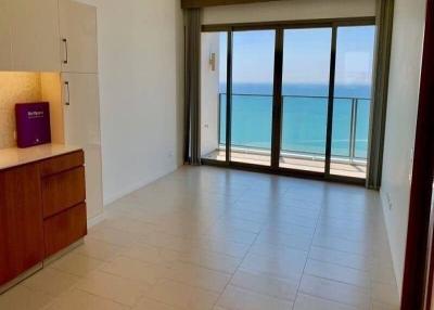 Seaview 1 Bedroom condo on Beachfront project