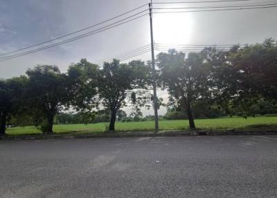 43127 - Land for sale, Lake Wood Bangna-Trad, next to the lake, area 1-1-8 rai.