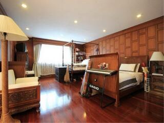 38262 - Sathorn Road., Townhouse 3 stories, area 24 Sq.w.