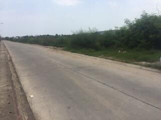 90541 - Empty land for sale, area 105 sq wa, Inthamara, Sutthisan, near MRT Sutthisan.